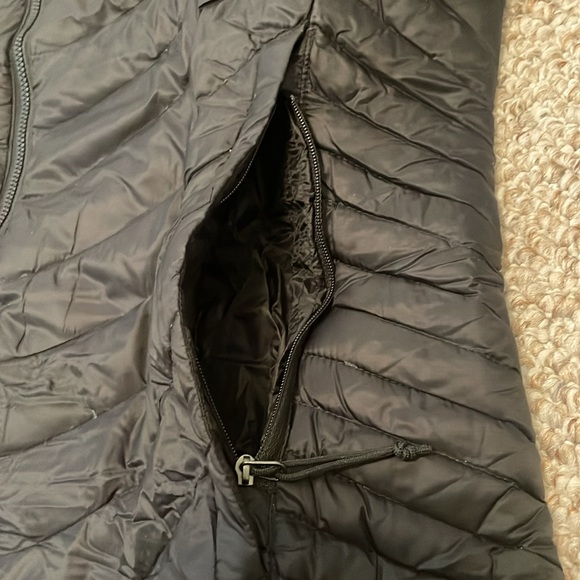Women’s The North Face Down Jacket - Picture 4 of 10